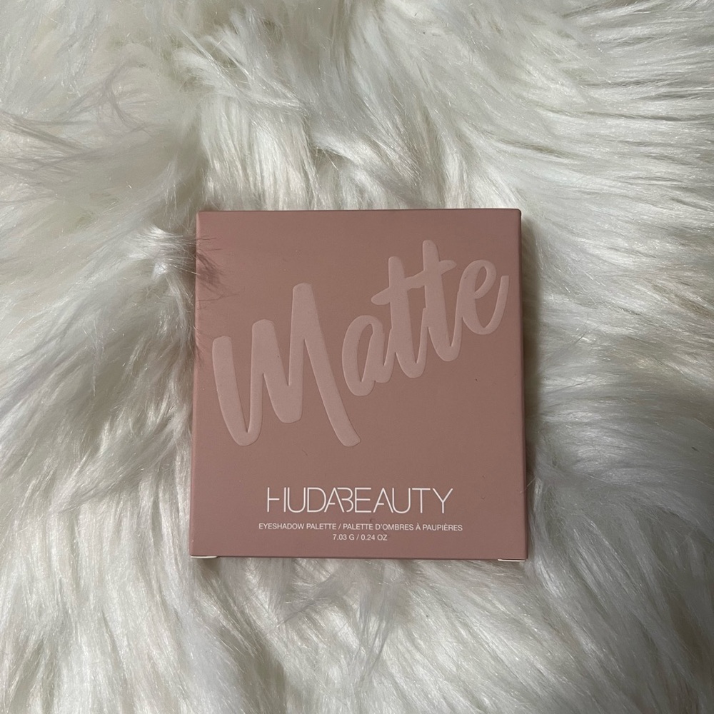 HUDA BEAUTY Matte Eyeshadow Palette in Blush Pink